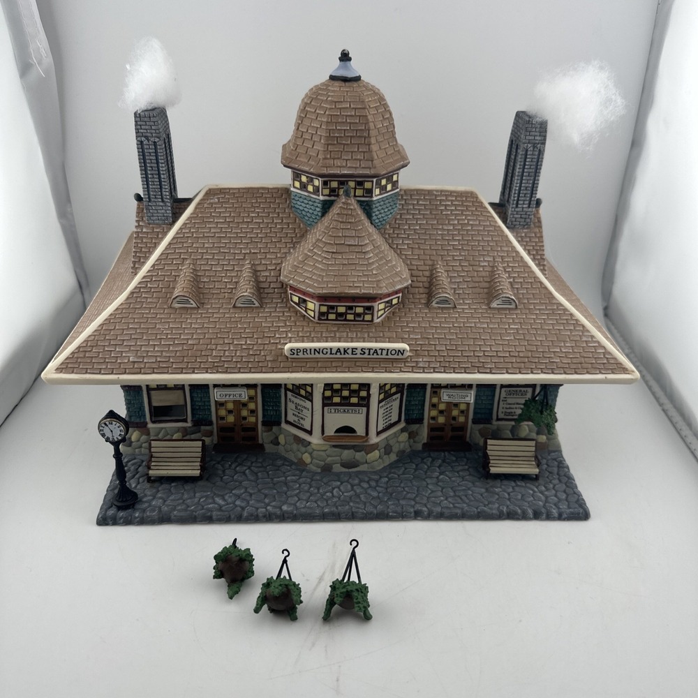Dept 56 Seasons Bay Springlake Station 56.53413 Lighted 1999